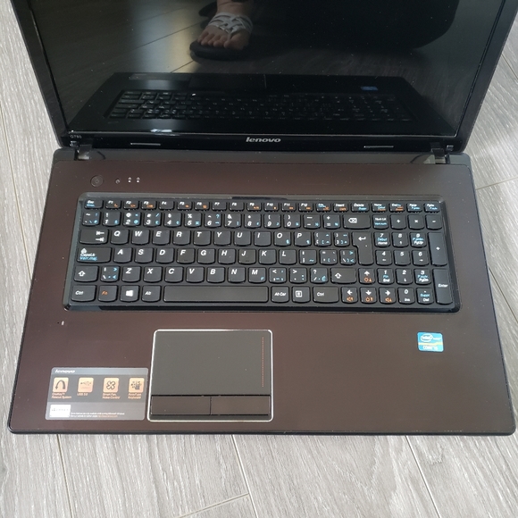 Lenovo Ideapad Laptop 💻 G780 - Picture 2 of 9